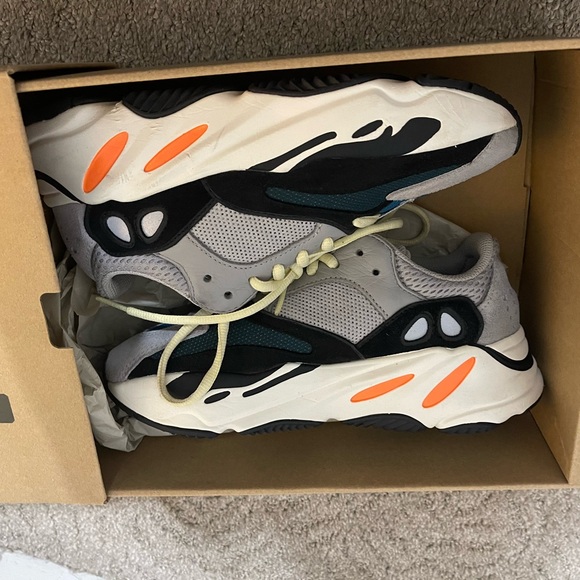 Yeezy 700 size - Picture 1 of 4